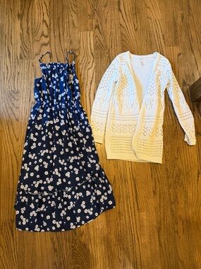SO Navy Floral Spaghetti Strap Maxi Dress with Cream Open-Knit Cardigan bundle